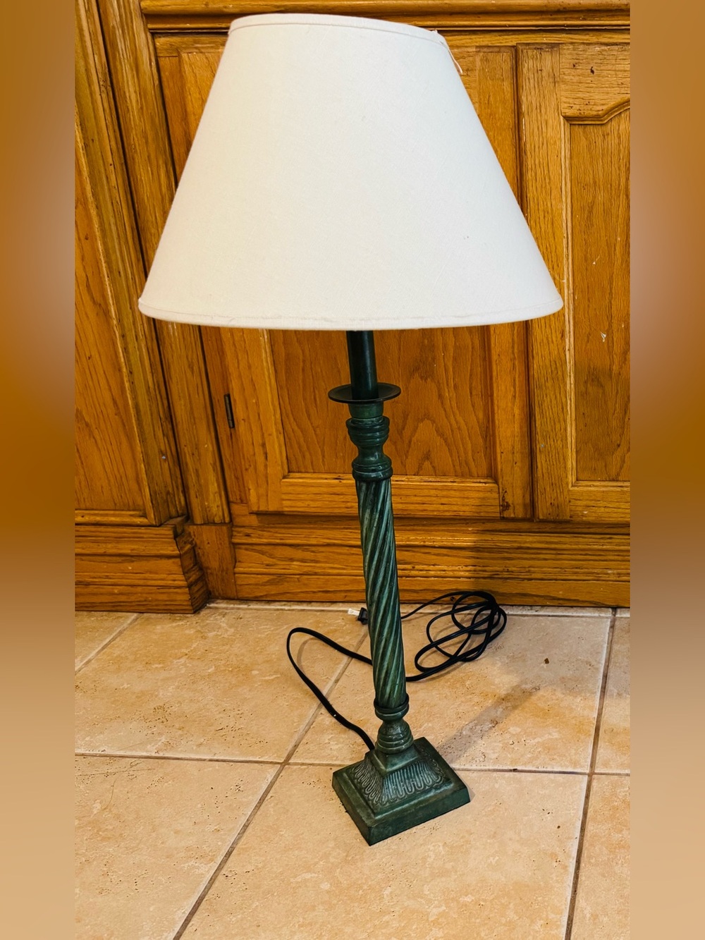 Classic Green Twisted Column Table Lamp with Light Cream Shade